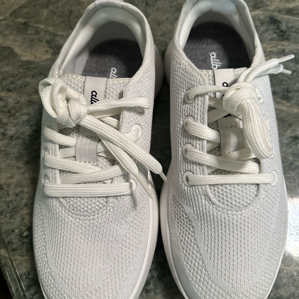 Allbirds women’s Tree Runner size 8 white new in box - Picture 9 of 12